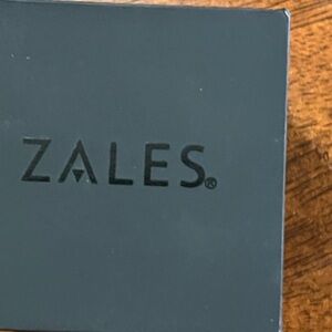 Sellin a promise ring never wore bought brand new